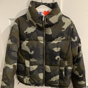 H&M Warm Puffer Jacket in Camo Print